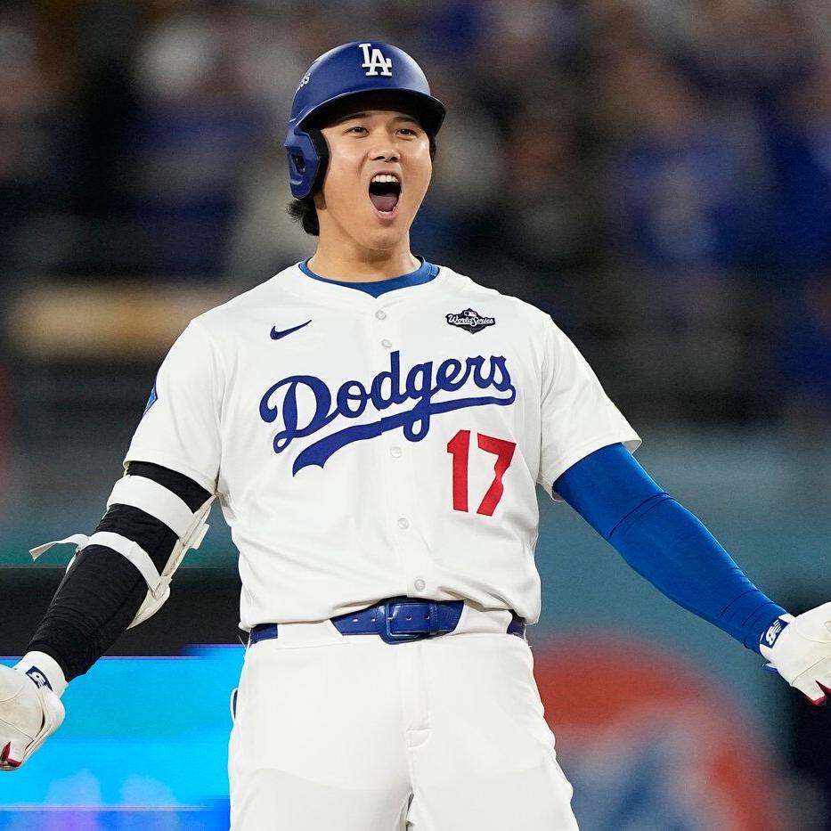 Another big Sho: Ohtani hits 2 homers, ties record with 4 extra-base hits in World Series Game 3